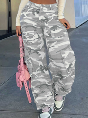 Vaqueros cargo con bolsillo de solapa y estampado de camuflaje de TECCULI PETITE