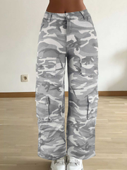 Vaqueros cargo con bolsillo de solapa y estampado de camuflaje de TECCULI PETITE