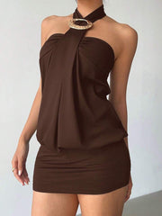 Vestido mini sexy ajustado con cuello halter y hebilla metálica para mujer de Aloruh Y2K, negro, atrevido y revelador, ideal para festivales y fiestas rave, vestidos de verano para mujer.