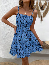 Vestido camisola informal de vacaciones con estampado integral y espalda descubierta de EMERY ROSE