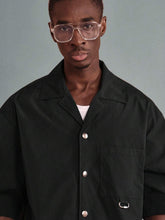 Camisa SUMWON moderna con botones y estampado de mensaje de estilo de vida, estilo urbano, informal, de manga corta, estilo urbano contemporáneo, para verano y otoño.