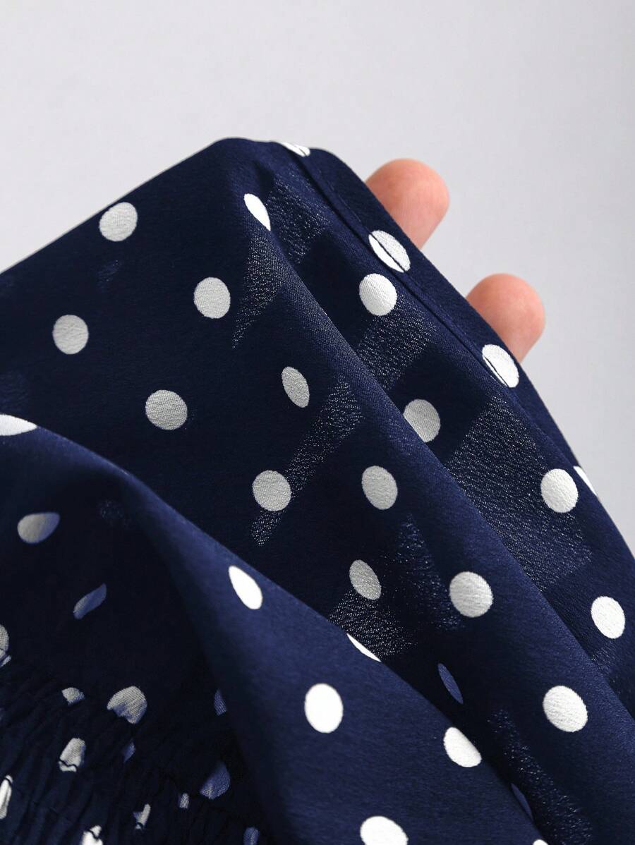 Vestido mini de lunares Elamini con cuello alto, cintura alta, abertura en la espalda, bajo anudado y volantes en contraste. Elegante y romántico para playa, salidas diarias y citas.