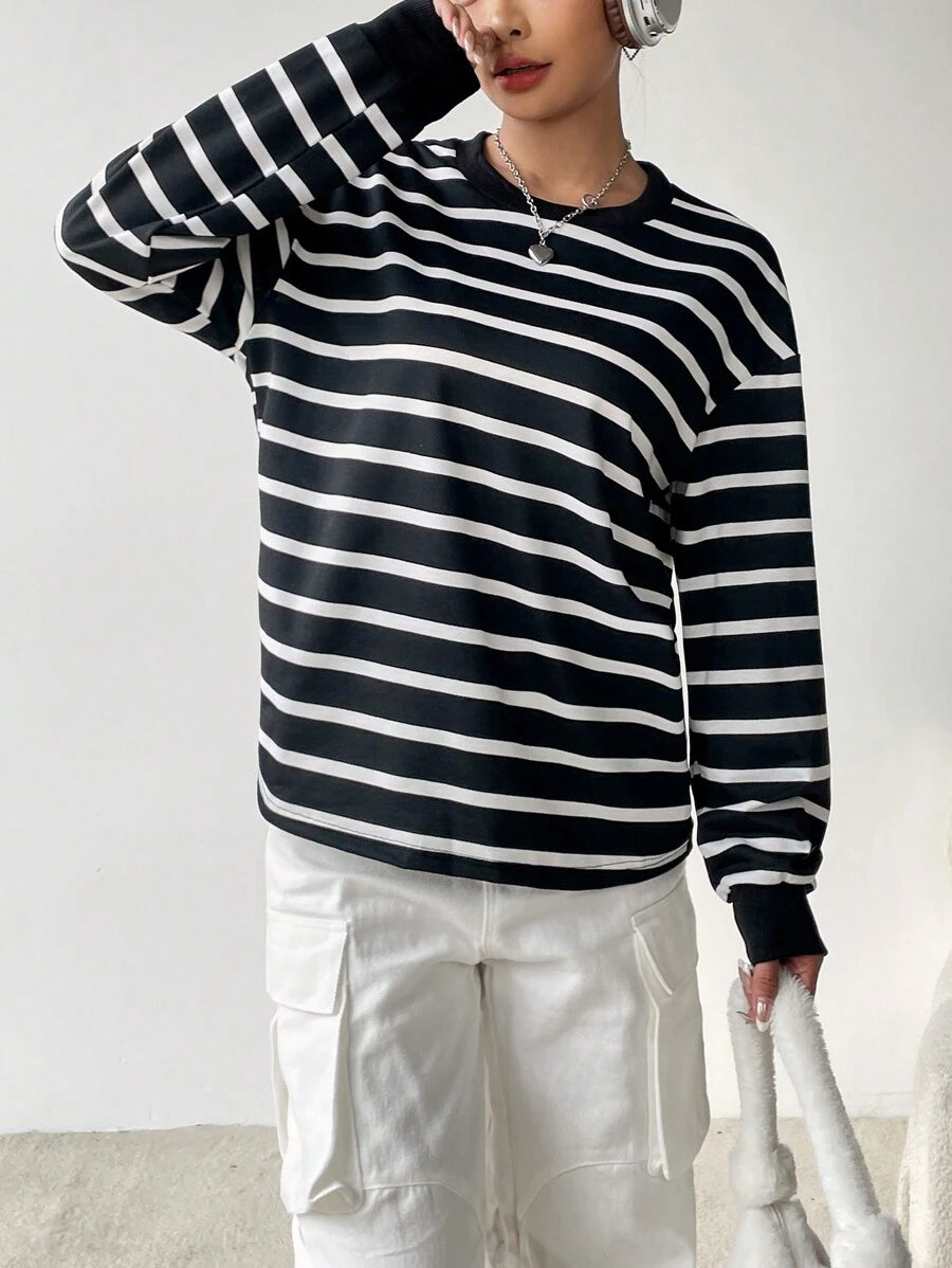 Sudadera con capucha EZwear Spring White Stripe Print con hombros caídos para graduación, regreso a clases, graduación, trajes para maestras para mujer, regreso a clases.
