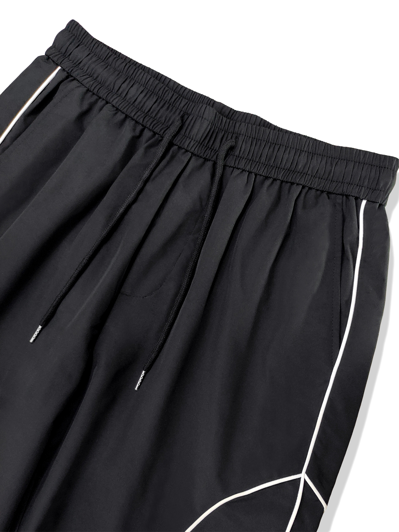 Pantalones cargo TECCULI Manfinity EMRG con parche reflectante para hombre, holgados, largos, negros lisos, para salir, estilo urbano, Hypemode, para la vuelta al cole.