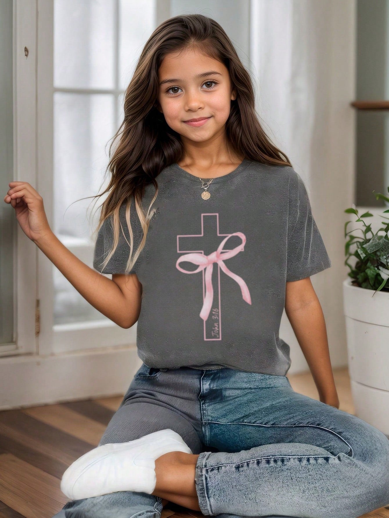Camiseta informal de manga corta con cuello redondo y estampado gráfico para niña, ideal para estudiantes de verano. Diseño artístico que inspira imaginación y autoexpresión.