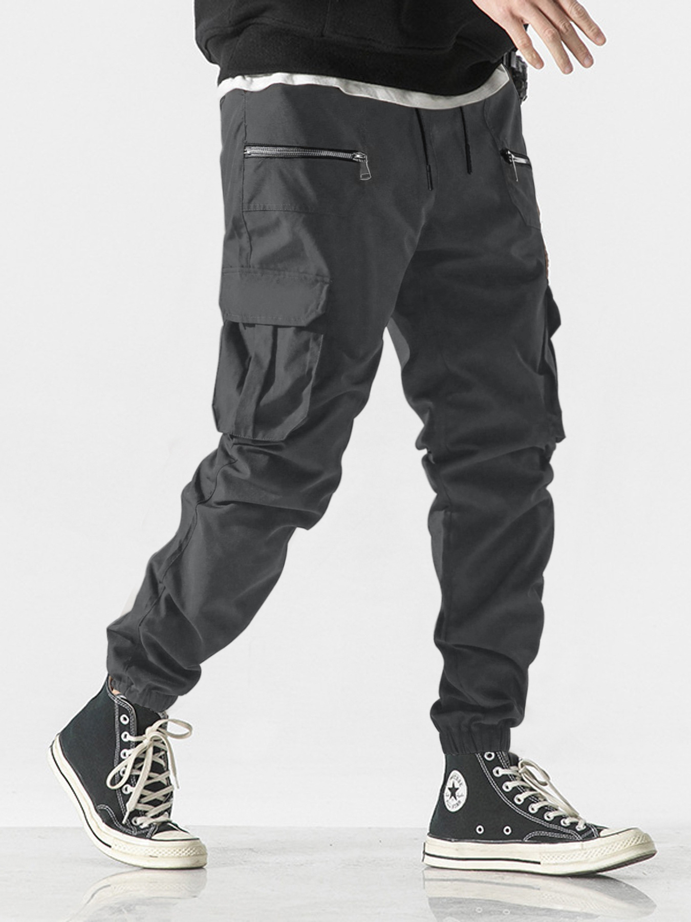 Pantalones cargo gris claro TECCULI para hombre con múltiples bolsillos, bolsillos con solapa y cintura con cordón lateral - Pantalones urbanos de poliéster cómodos para salidas informales, bolsillos funcionales informales de calle, cómodos y ajustados