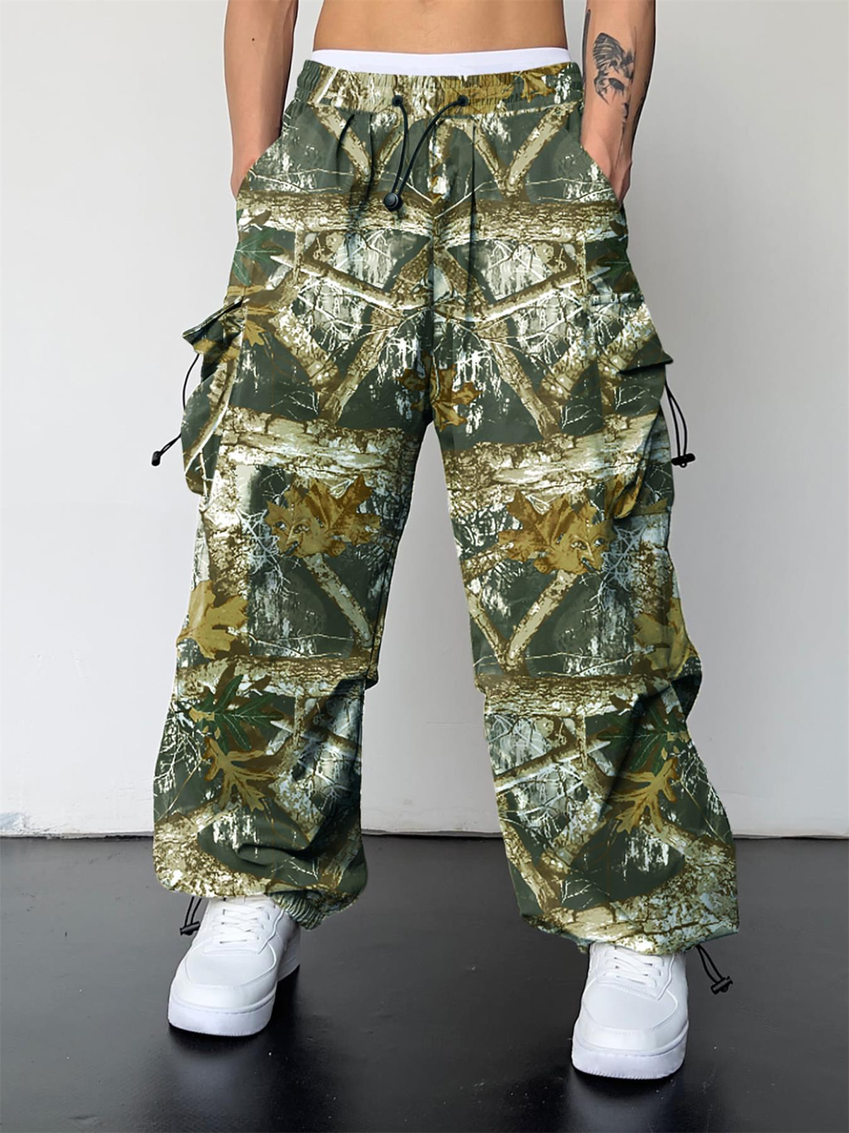 TECCULI Vintage Y2K Camouflage Cargo Pants for Men, Multi-Flap Pocket Design, Loose Fit Casual Outdoor Trousers, Mid Waist with Belt Placket, Non-Stretch Woven Polyester, Regular Length, Streetwear Hip-Hop Style