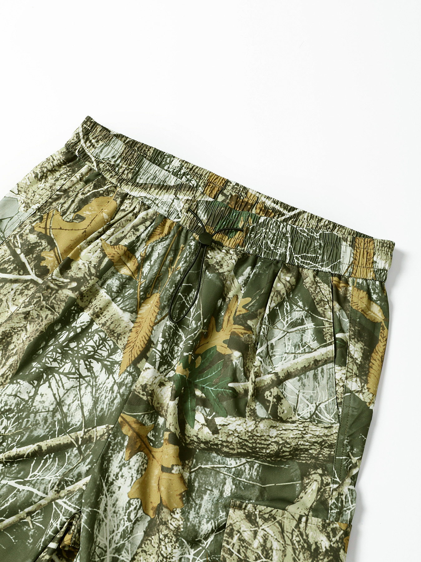 TECCULI Vintage Y2K Camouflage Cargo Pants for Men, Multi-Flap Pocket Design, Loose Fit Casual Outdoor Trousers, Mid Waist with Belt Placket, Non-Stretch Woven Polyester, Regular Length, Streetwear Hip-Hop Style