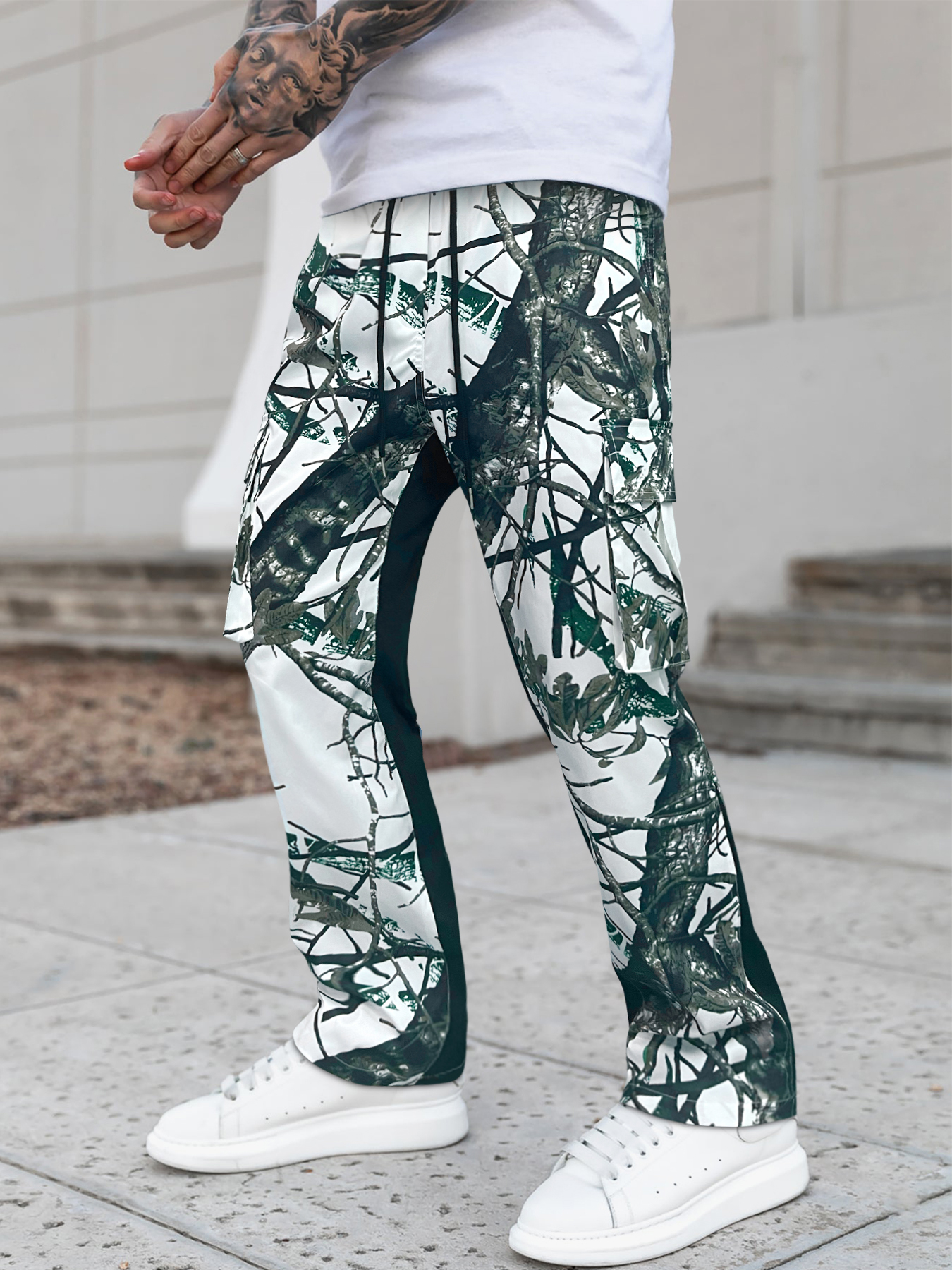 TECCULI - Mono acampanado con múltiples bolsillos, estampado de camuflaje, estilo neutro versátil, para las cuatro estaciones, holgado, informal, recto, para hombre, nuevos productos