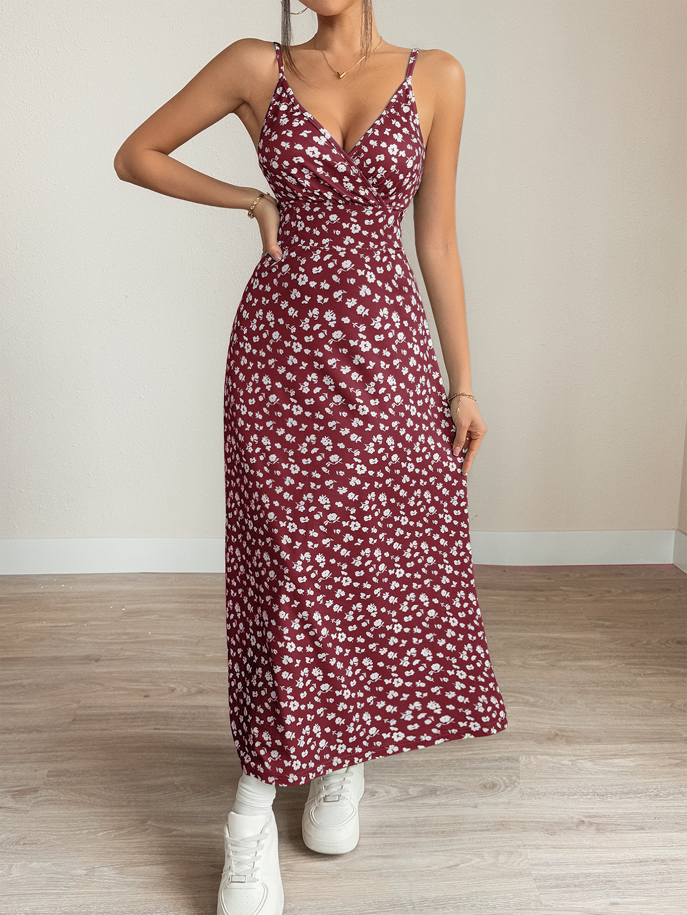 Vestido camisola cruzado sin espalda con estampado floral de TECCULI VCAY