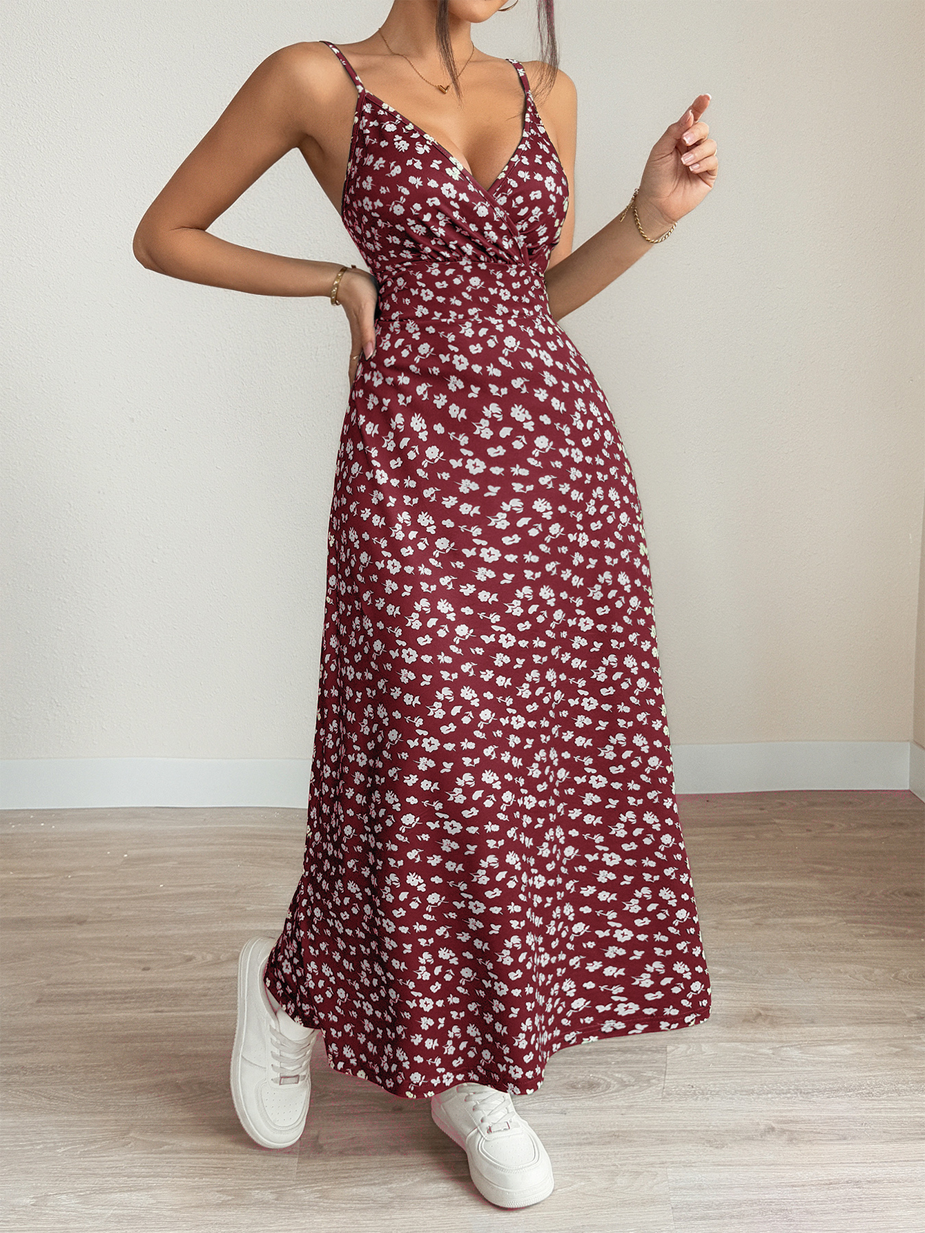 Vestido camisola cruzado sin espalda con estampado floral de TECCULI VCAY