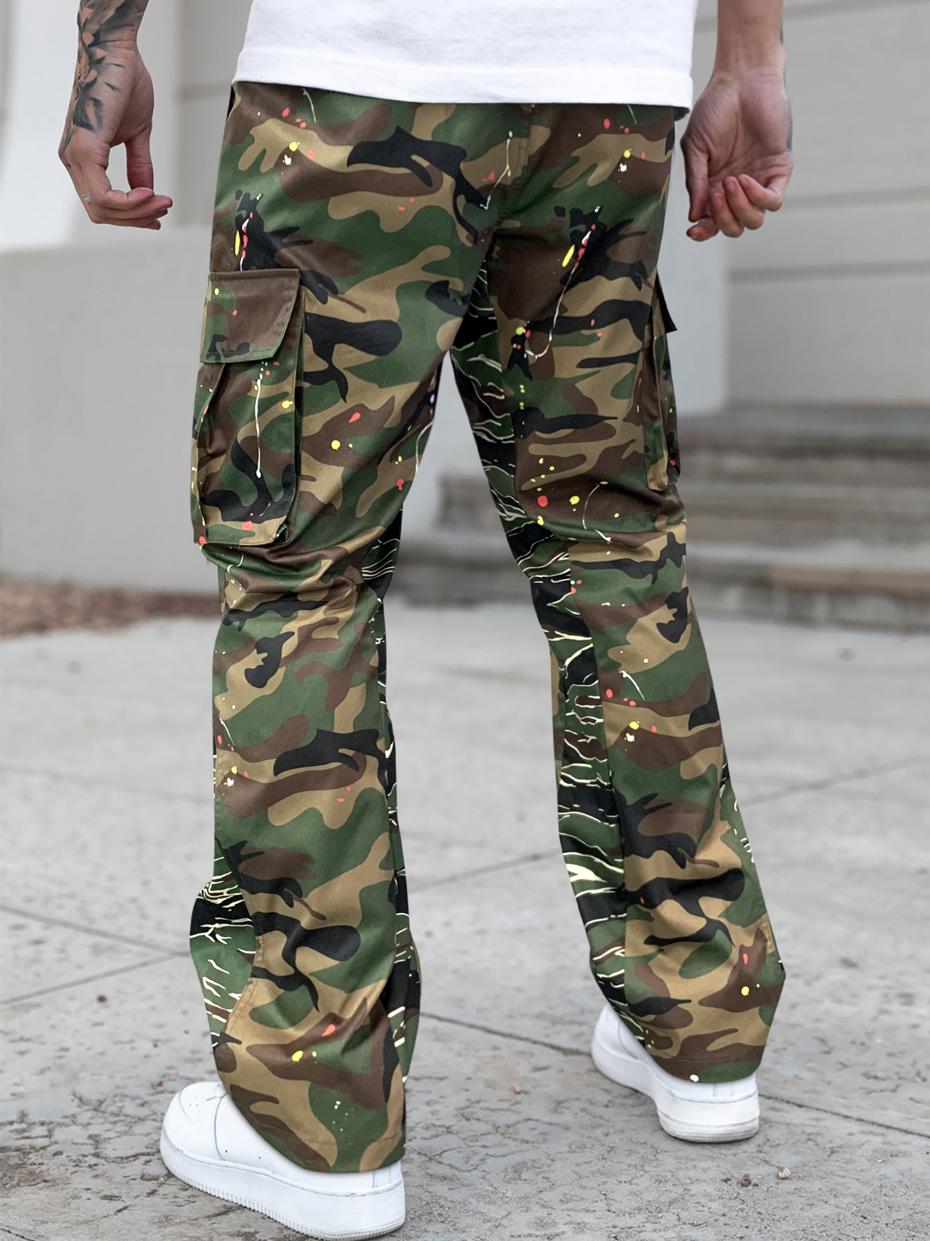 TECCULI - Mono acampanado con múltiples bolsillos, estampado de camuflaje, estilo neutro versátil, para las cuatro estaciones, holgado, informal, recto, para hombre, nuevos productos