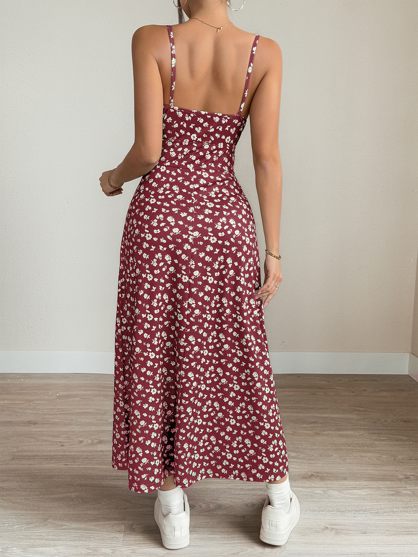 Vestido camisola cruzado sin espalda con estampado floral de TECCULI VCAY