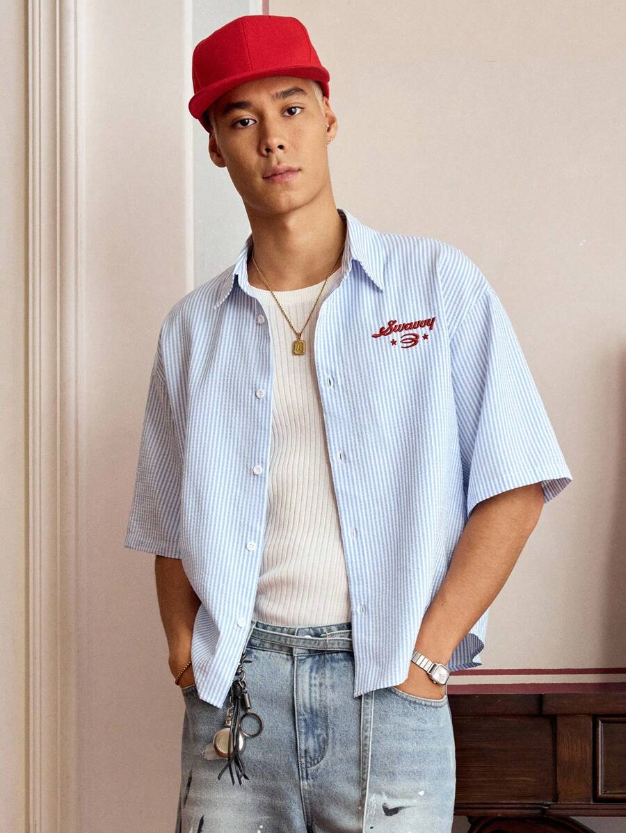 SWAVVY - Pantalones cortos casuales de rayas rojas y blancas de talla estándar para hombre, con camisa bordada holgada, para la escuela