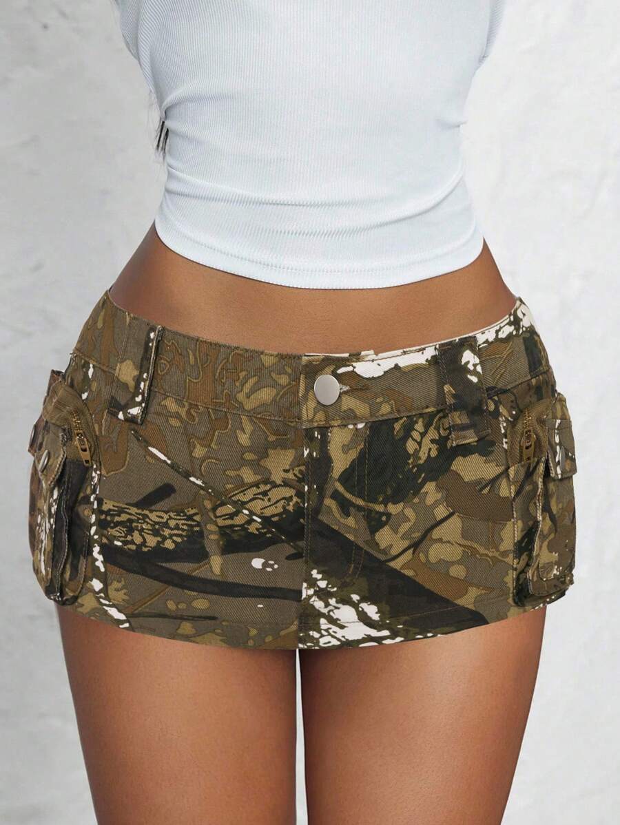 Minifalda vaquera de cintura baja con bolsillo de parche de camuflaje para mujer de ICON