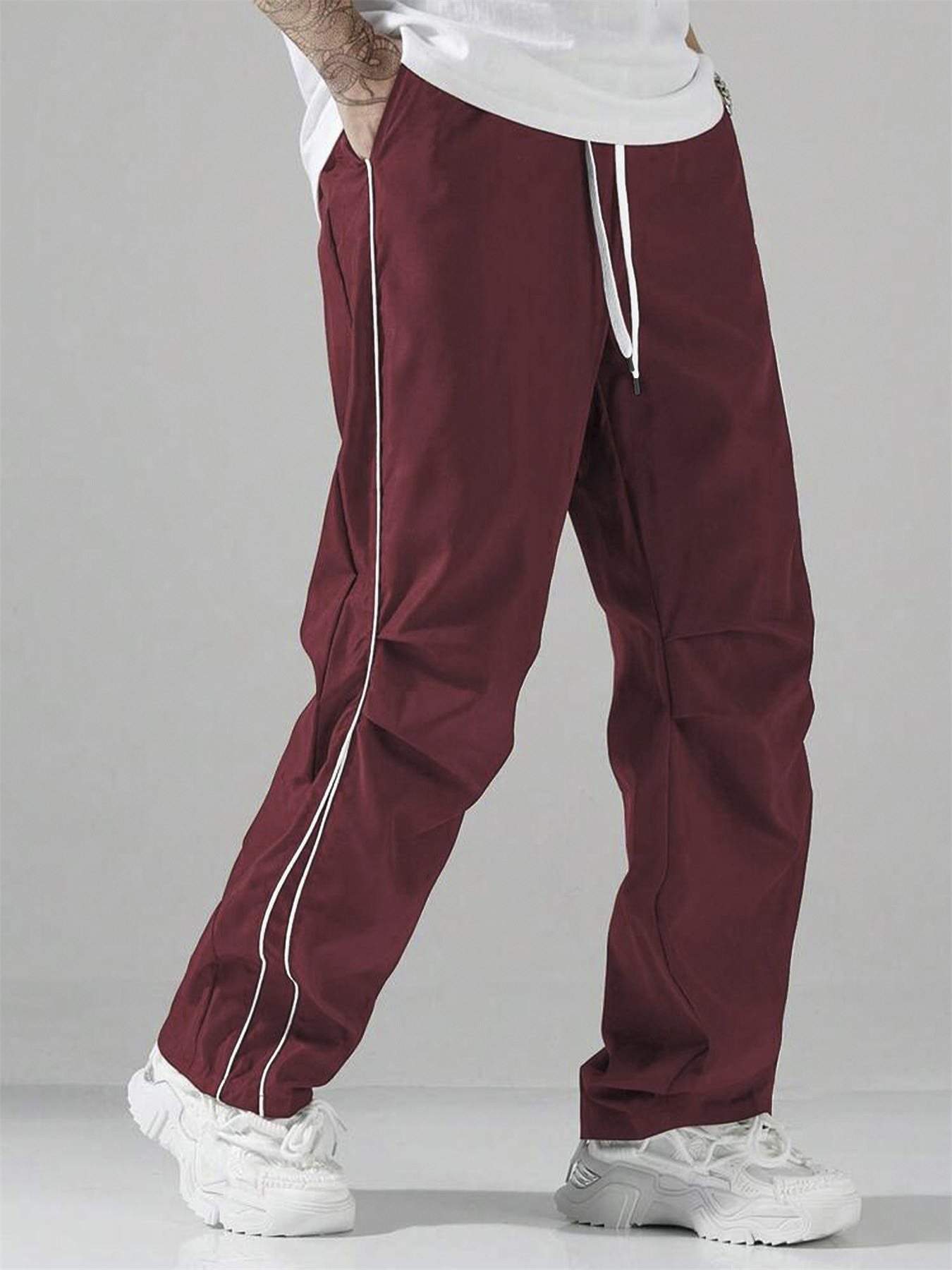 Pantalones casuales con letras TECCULI - Pantalones casuales para hombre - Estampado de letras, ribete en contraste, cintura con cordón ajustable
