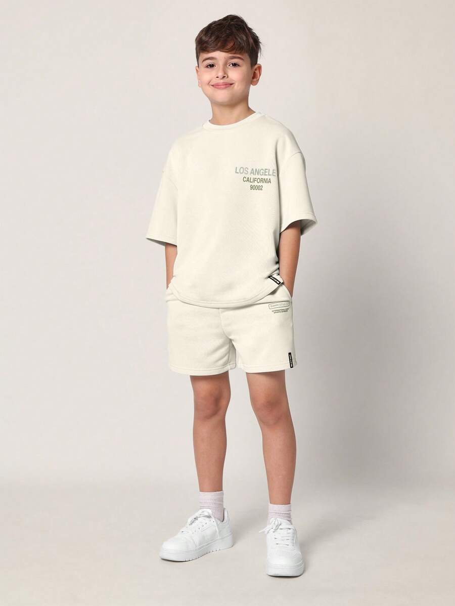 Conjunto deportivo de dos piezas para niños de SUMWON, ropa de estar por casa de Los Ángeles, California, estilo urbano atlético, informal, para entrenamiento de verano y primavera, conjunto a juego, pantalones cortos cómodos coordinados