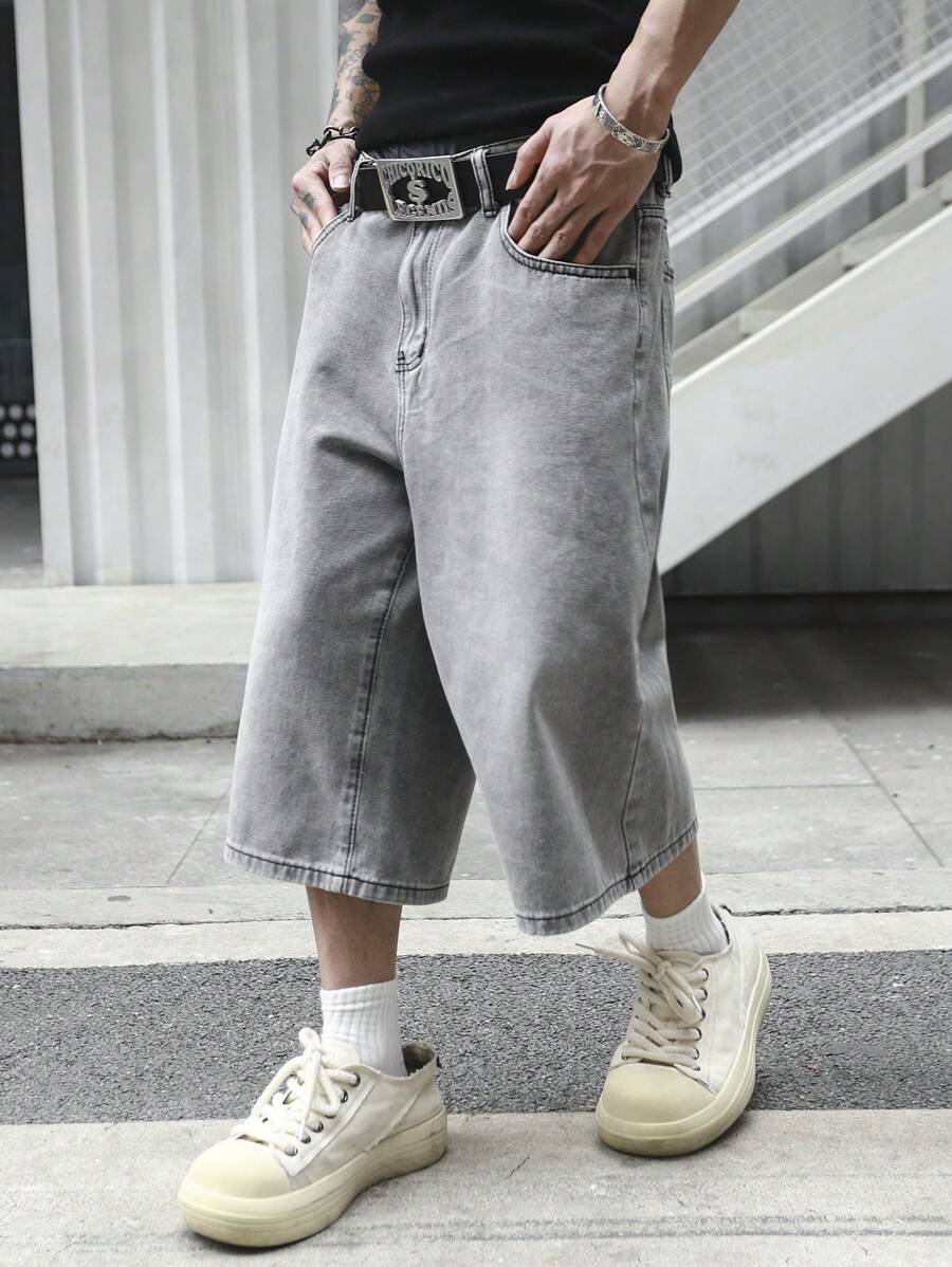 Pantalones cortos vaqueros holgados Manfinity Hypemode para hombre, estilo casual, lavados y de pierna ancha.