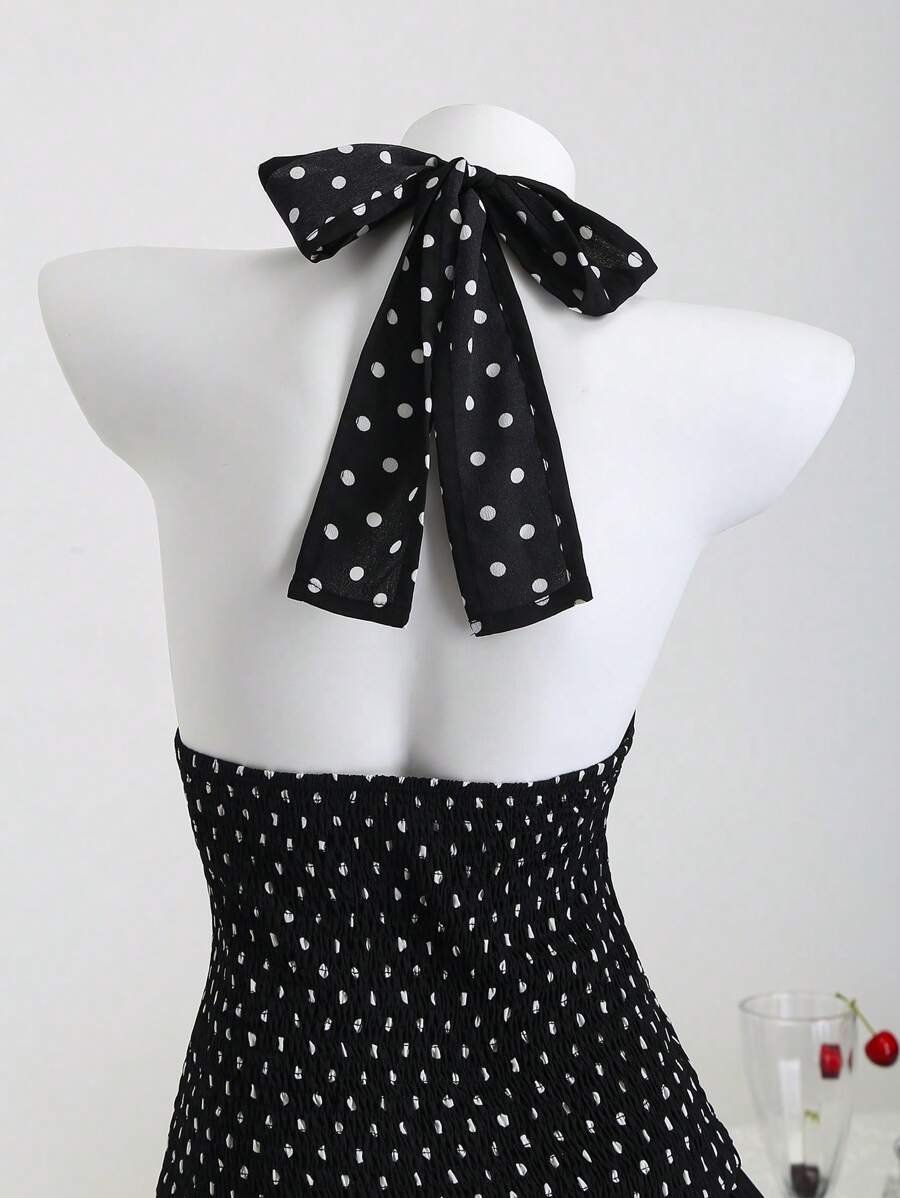 Vestido mini de lunares Elamini con cuello alto, cintura alta, abertura en la espalda, bajo anudado y volantes en contraste. Elegante y romántico para playa, salidas diarias y citas.