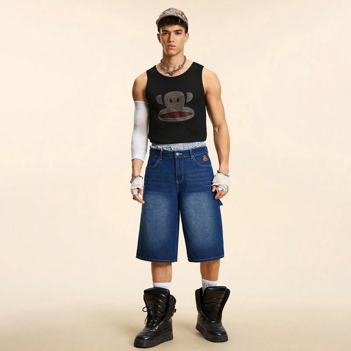 Pantalones cortos vaqueros holgados informales con múltiples bolsillos y bordados para hombre de Paul Frank