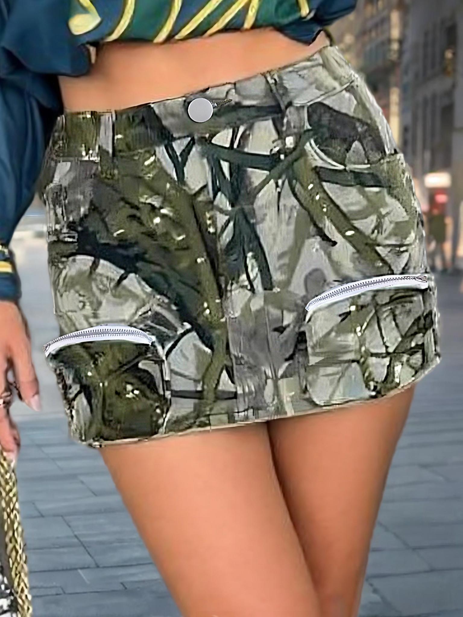 Minifalda vaquera cargo con estampado de camuflaje para mujer de TECCULI ICON