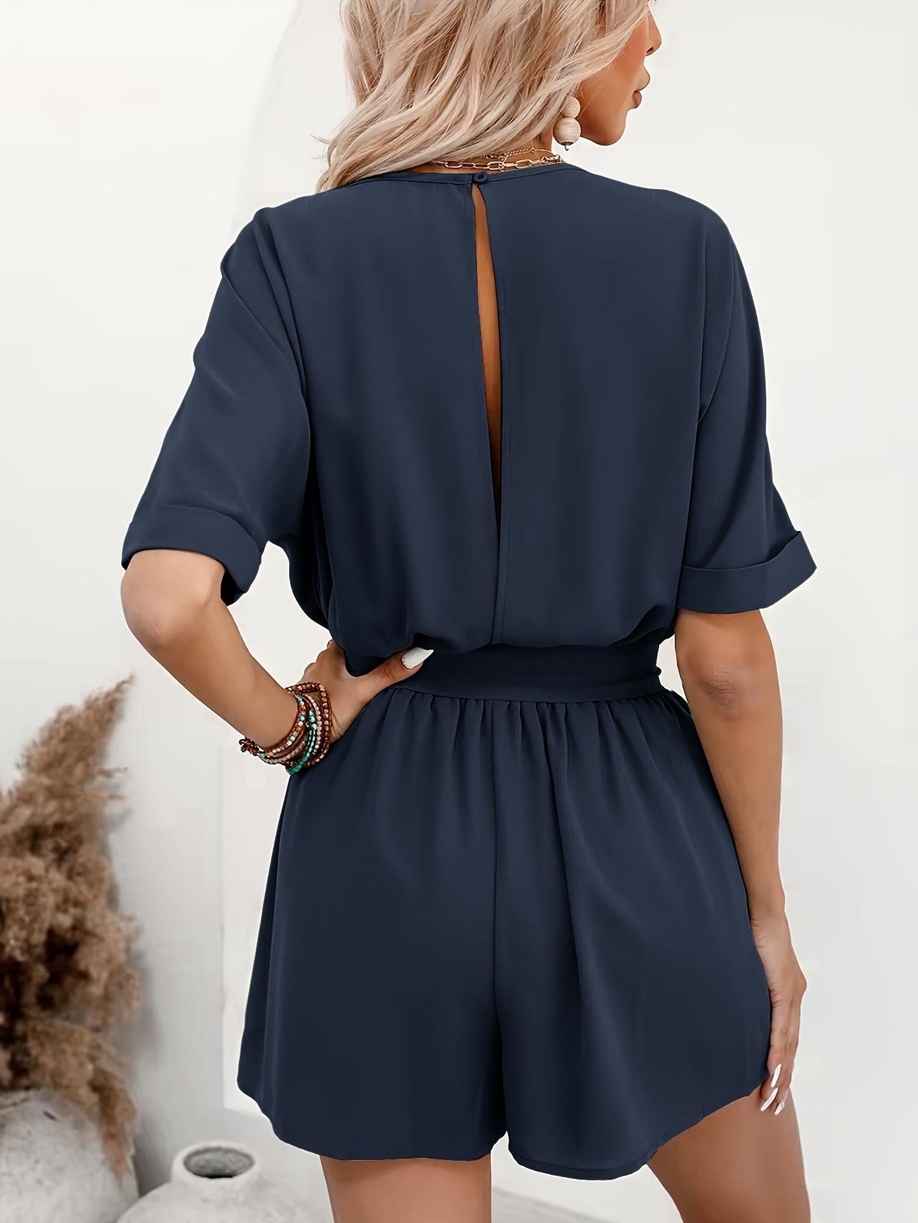 Mono informal verde claro TECCULI para mujer con lazo en la cintura. Manga corta, corte holgado, cuello redondo. Perfecto para vacaciones de primavera/verano, citas y desplazamientos. Conjunto de vacaciones, corte holgado, tejido texturizado.