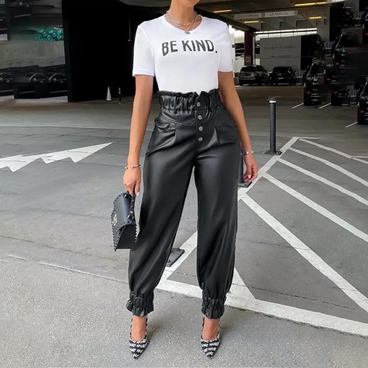 Pantalones deportivos con bolsillos inclinados y cintura paperbag RueChic de TECCULI