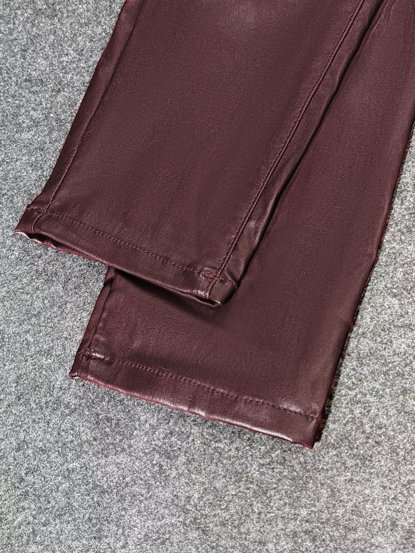 Pantalones cortos ajustados de cuero sintético con forro térmico y bragueta abotonada Apperloth de TECCULI